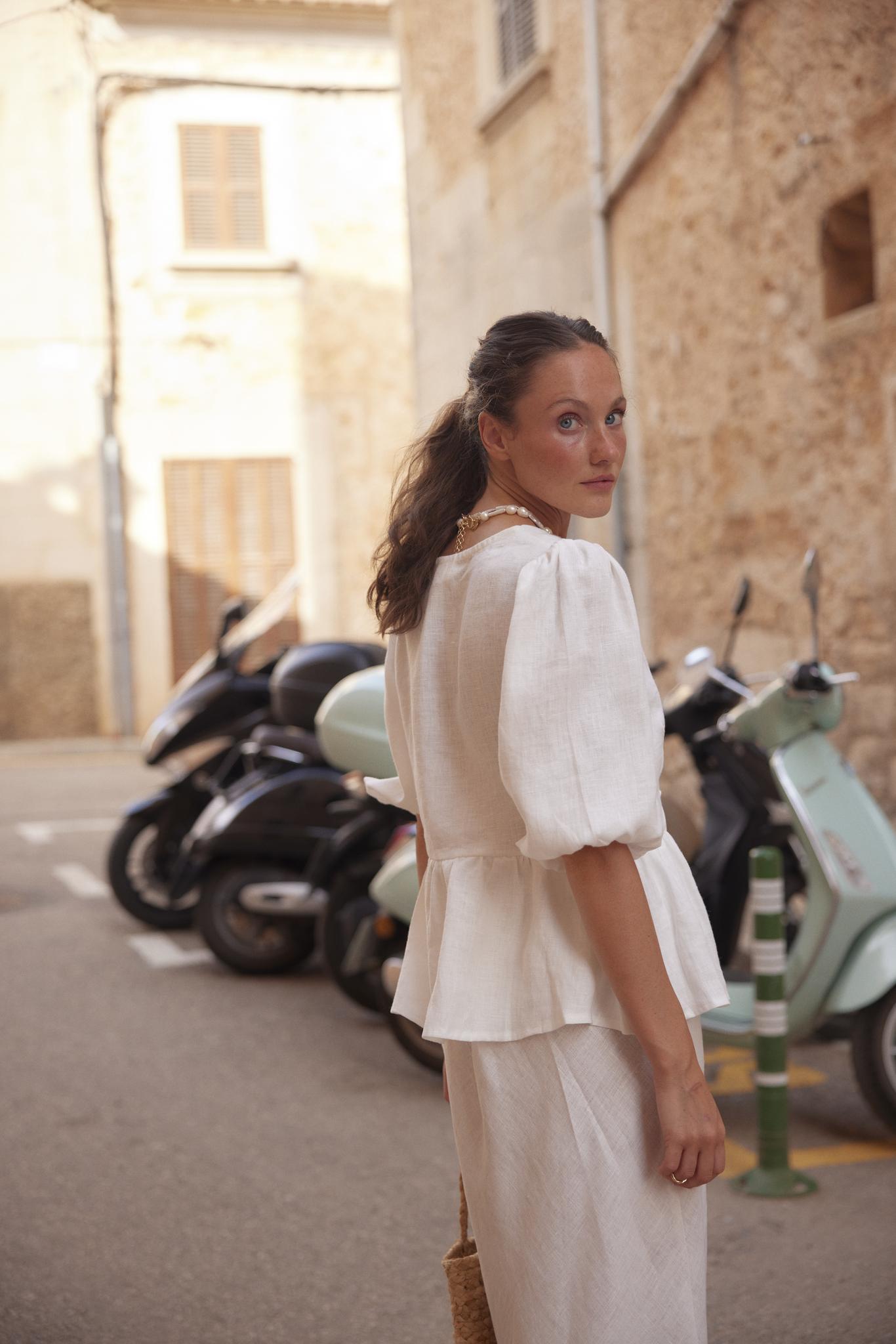 Front tie linen top  side 