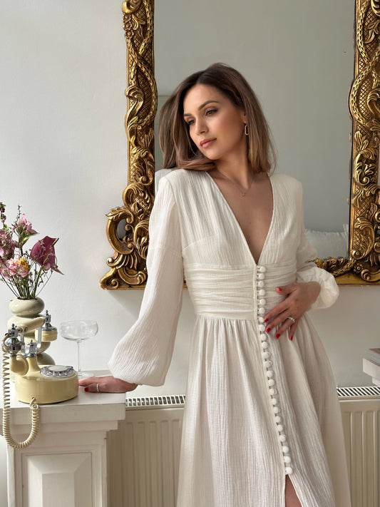 Muslin plunged long sleeve maxi dress