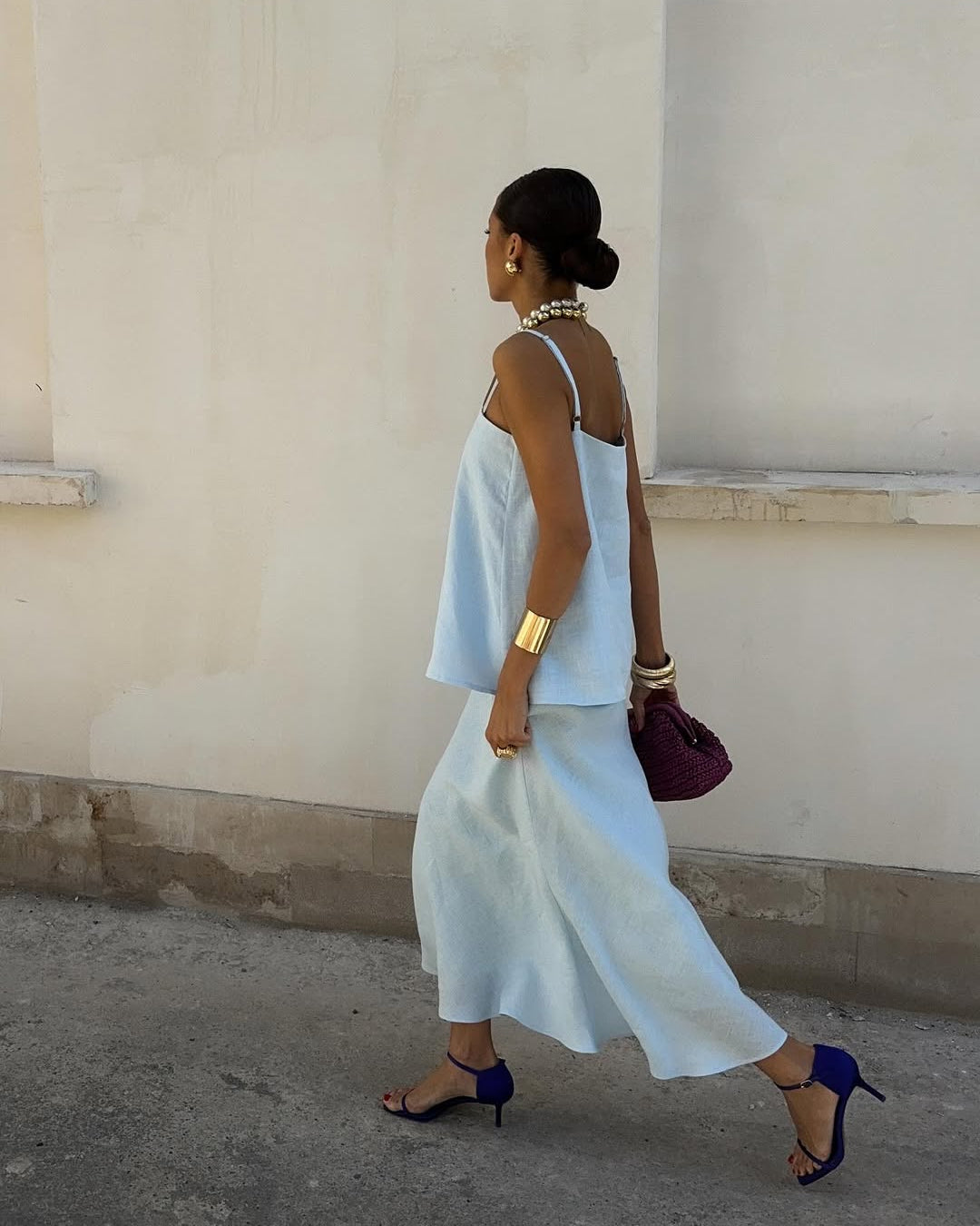 Relaxed fit light blue linen outfit for travel and everyday wear