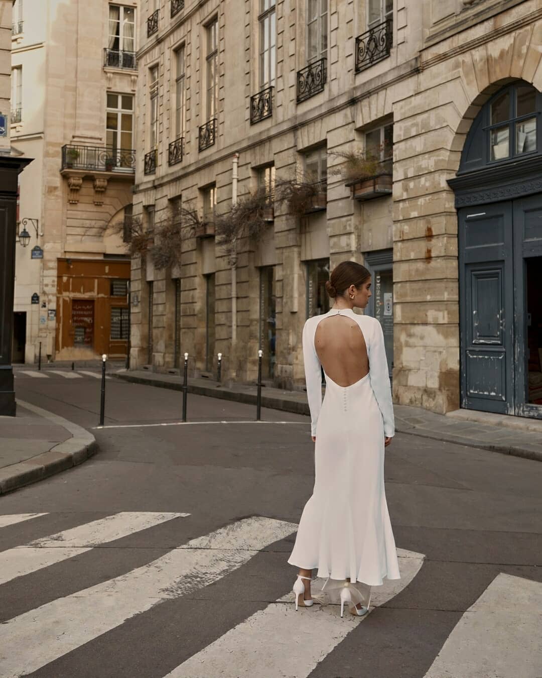 SOPHIE linen wedding dress with open back, long sleeves and softly flared skirt – back view
