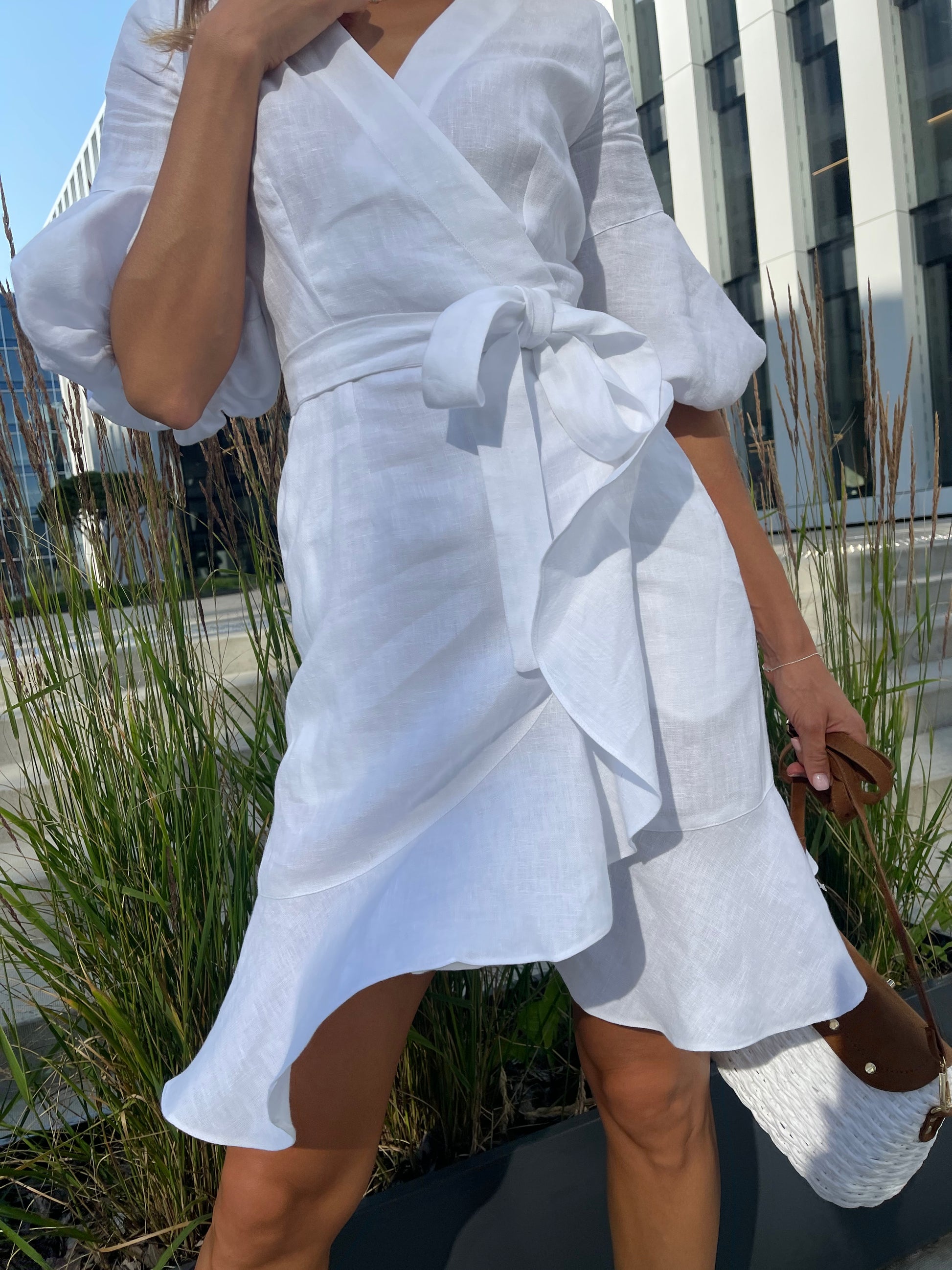 White wrapround midi linen dress with puffed sleeve – Piure_com